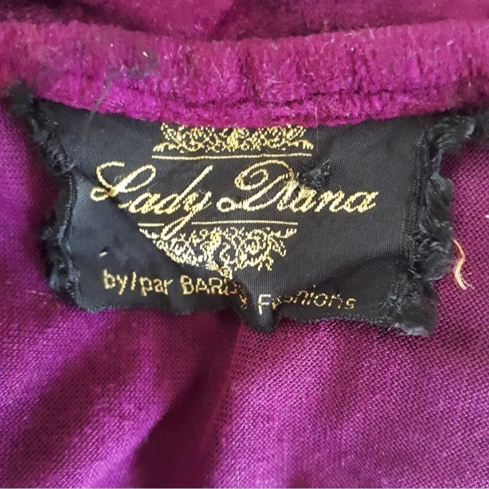 VINTAGE 1970s Lady Diana Bards Fashions Fuchsia Velvet Cardigan fits like XS-S - Picture 7 of 7